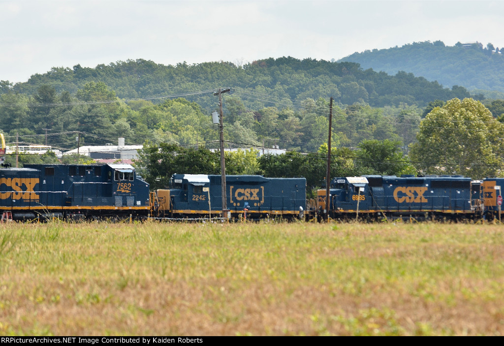 CSX 7562, CSX 2242, CSX 6985